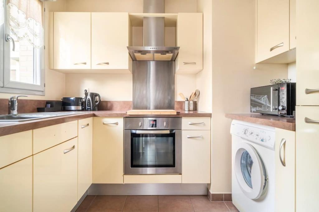 Appartement Avec Jardin Et Terrasse Pres De Paris Mantes-la-Jolie Exterior foto